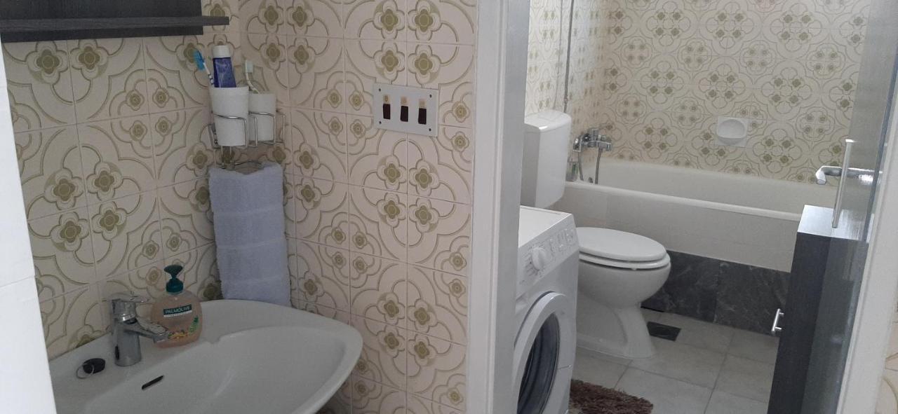 Apartment Biskupovic Дуги Рат Екстериор снимка