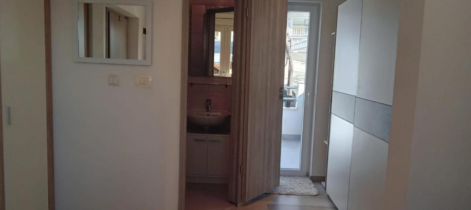 Apartment Biskupovic Дуги Рат Екстериор снимка