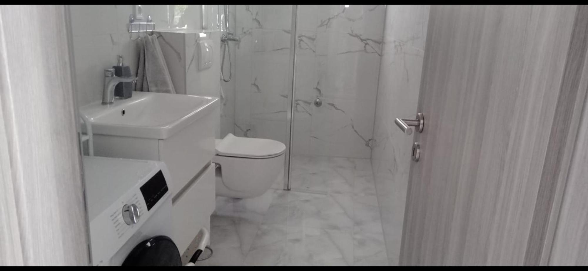 Apartment Biskupovic Дуги Рат Екстериор снимка