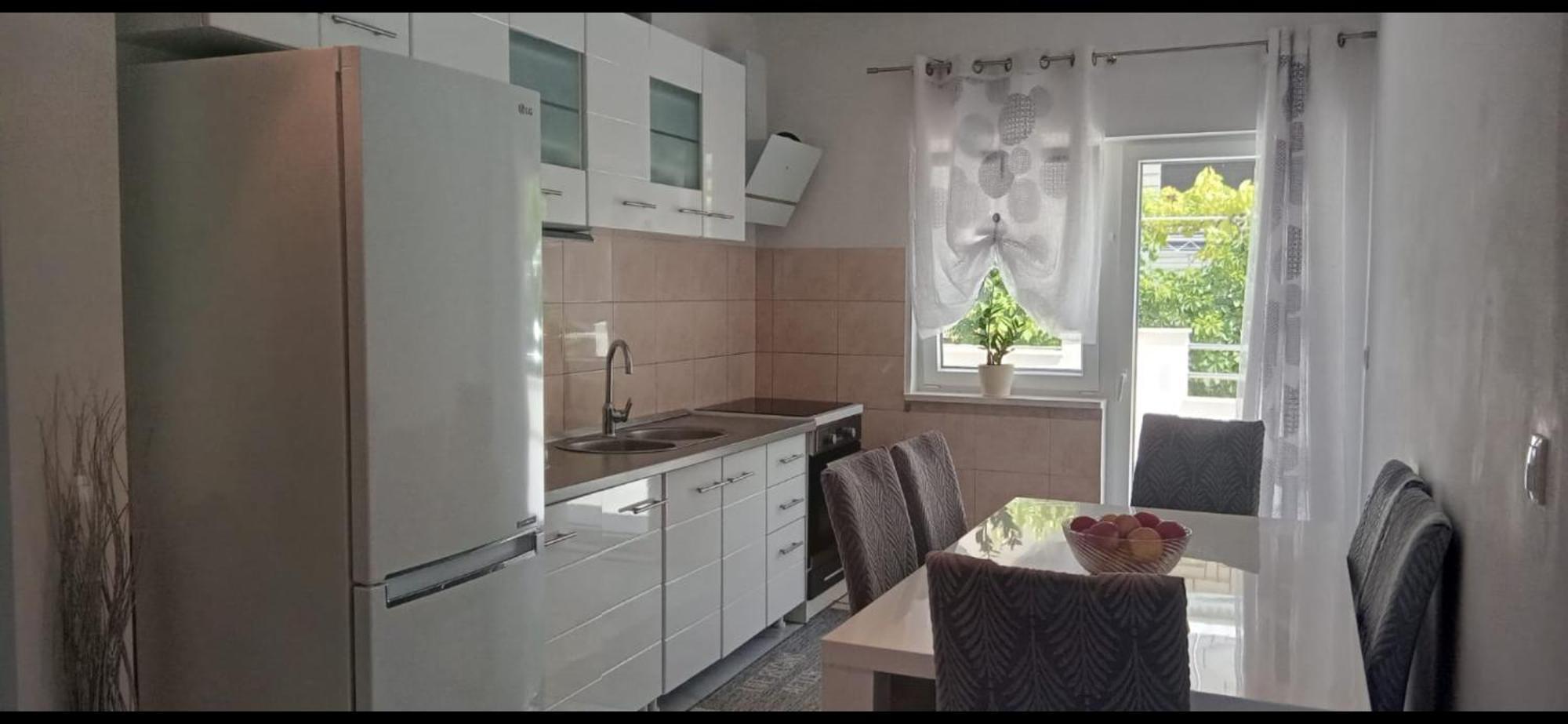 Apartment Biskupovic Дуги Рат Екстериор снимка